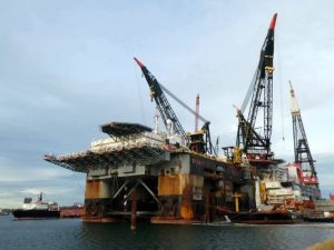 جرثقیل‌بارج‌های فراساحلی